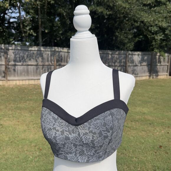 Victoria’s Secret VSX Glow Reflective Gray Lace Balconette Sport Bra Size XL NWT - Picture 1 of 8